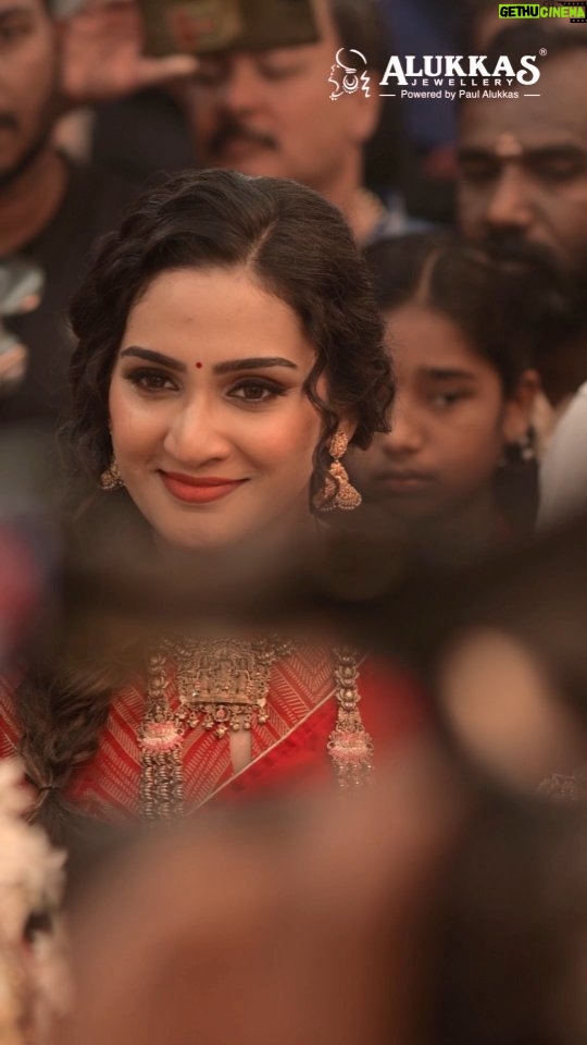 Aditi Ravi Instagram - 25 th Anniversary Celebration @aditi.ravi @alukkasjewellery @mile_stone_photocompany_ @celebrabdsindia @imagesadfilms @shibuanthikad deepuanthikad @aghoshvyshnavam_avm @sameerasaneeshkochi @Shari_naressh_makeup