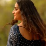Aditi Ravi Instagram - "ONLY DO WHAT YOUR HEART TELLS YOU." 🧿🧿🧿 @aghoshvyshnavam_avm framed @aditi.ravi @shari_naressh_makeup #reels #reelitfeelit #smile #aditiravi #insta #instagram #malayalam