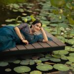 Aditi Ravi Instagram - you were born to be real not to be perfect 🦢 📸 @aghoshvyshnavam_avm costume @t.and.msignature MUA @shari_naressh_makeup hair @merins_remyamerin #new #saree #instagram