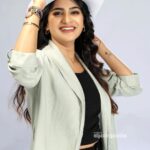 Aditi Ravi Instagram - 👒 photography : @sidhiqueakber stylist: @laamiya.c.k @styled_diaries_by_laamiya Mua : @makeover_by_aswathyprasanth @makeup_blooms_makeover_ outfit : @clothinq_originals #new #aarogyamasika #smile #instagram