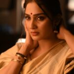 Aditi Ravi Instagram - Old soul 💫 Swipe 👉 📸 @aghoshvyshnavam_avm (Unedited/raw pictures ) 💄 @shari_naressh_makeup Hair @merins_remyamerin 💅 @nails_by_rakhi #instagram #soul #old #kerala