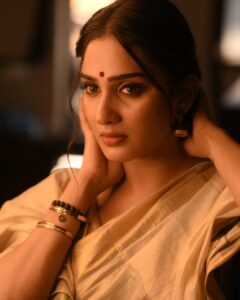 Aditi Ravi Instagram - Old soul 💫 Swipe 👉 📸 @aghoshvyshnavam_avm (Unedited/raw pictures ) 💄 @shari_naressh_makeup Hair @merins_remyamerin 💅 @nails_by_rakhi #instagram #soul #old #kerala