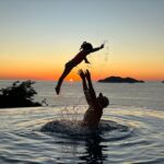 Adrián Uribe Instagram - Si tu hija quiere volar, dale el gusto! 😍 📸 @thuanymart ❤️