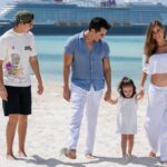 Adrián Uribe Instagram – Vacaciones mágicas en familia!
Gracias por esta hermosa experiencia! 
😃🙏💫 @DisneyCruiseLine 
#DisneyCruiseLine