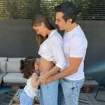 Adrián Uribe Instagram - Que mejor manera de celebrar el día de las madres que con la bendición de un nuevo integrante en la familia! ❤️🤰 #felizdiadelasmadres