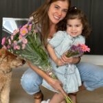 Adrián Uribe Instagram - Definitivamente las mujeres vinieron a este mundo para hacerlo mejor. Aquí están las dos mujeres que han hecho mejor mi mundo. Las amo!😍 #diainternacionaldelamujer 💜