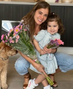 Adrián Uribe Instagram - Definitivamente las mujeres vinieron a este mundo para hacerlo mejor. Aquí están las dos mujeres que han hecho mejor mi mundo. Las amo!😍 #diainternacionaldelamujer 💜