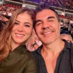 Adrián Uribe Instagram - El día del amor se debe celebrar todos los días. Pero es un buen pretexto para decirte que te amo esposa! @thuanymart 😍❤️