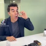 Adrián Uribe Instagram - Aaaauuuuxh!😩😂 #ifeelgood #adrianuribe #lunesdehumor #comedy #funny