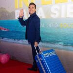 Adrián Uribe Instagram – Pues no se ustedes pero yo ya me voy al cine a ver @infelicesparasiempremx 
HOY ESTRENO EN CINES!😃🎬🙌
