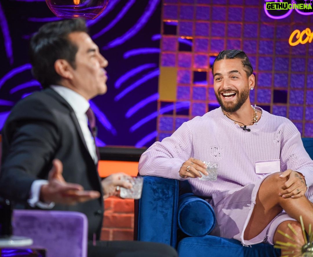 Adrián Uribe Instagram - Gran estreno de la segunda temporada con padrino de lujo… @maluma 🔥🔥🔥 @denochesinsueno Hoy 10/9 centro por @univision
