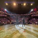 Adrián Uribe Instagram - Increíble noche ayer en Las Vegas. Ya extrañábamos estar en el escenario. Gracias a todo el público que nos acompañó. Nos vemos hoy en San Diego!😃🙌 #ChavoRucosTourUSA @chavorucostour @soldout_mgmt Las Vegas, Nevada