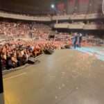 Adrián Uribe Instagram - Increíble noche ayer en Las Vegas. Ya extrañábamos estar en el escenario. Gracias a todo el público que nos acompañó. Nos vemos hoy en San Diego!😃🙌 #ChavoRucosTourUSA @chavorucostour @soldout_mgmt Las Vegas, Nevada