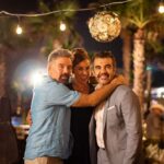 Adrián Uribe Instagram - Ayer por fin después de 4 años de haberla filmado, se estrenó en 2 mil salas de cine nuestra peli @infelicesparasiempremx 😃 Ojalá tengan la oportunidad de verla porque estoy seguro que les va a gustar. Aquí les dejo unas fotos del rodaje! 🎬 Foto: @lexisteel_ 📸