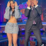Adrián Uribe Instagram – El tío haciendo tik tok con la sobrina 😂 @denochesinsueno @keniaos 🔥 
🇲🇽Sábado 11 pm @canalestrellas 
🇺🇸Domingo 9/8 @univision