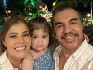 Adrián Uribe Instagram - Feliz Año Nuevo!🎊🎉❤️
