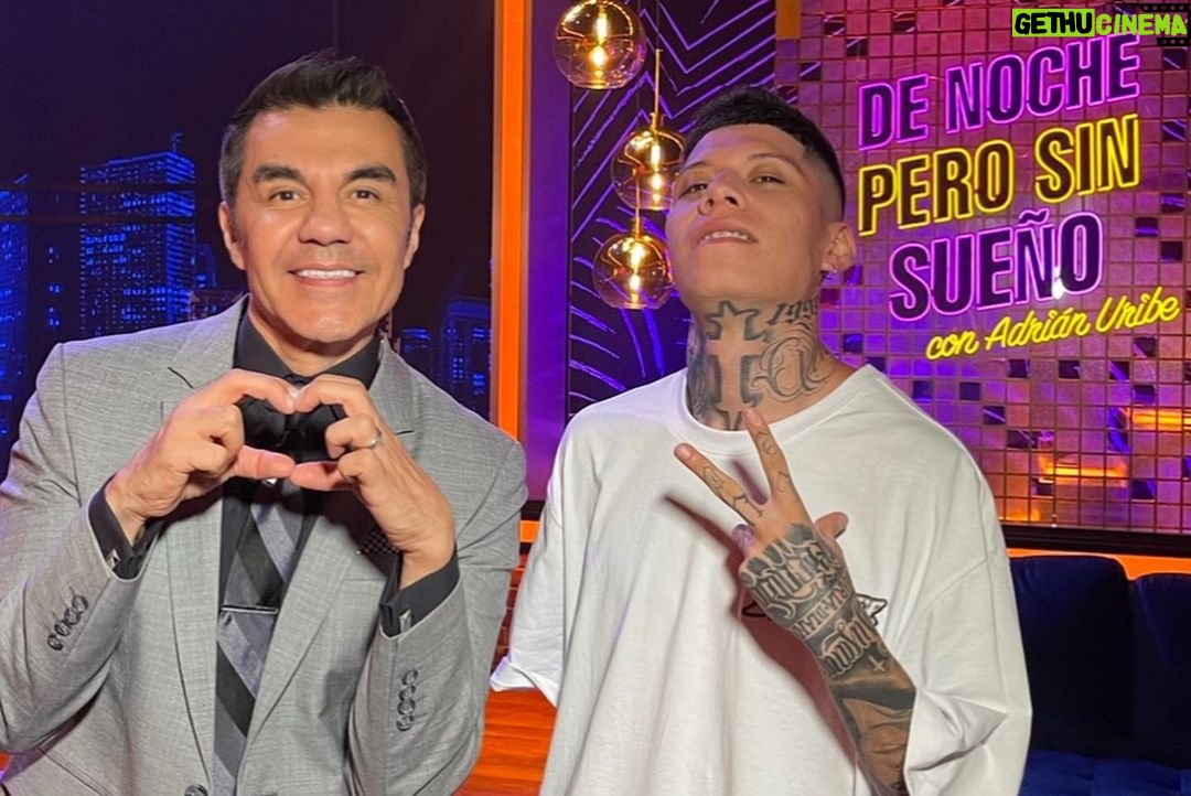 Adrián Uribe Instagram - Puro Santa Fe Klan! 🤘 Tipazo mi querido Ángel gracias por haber estado con nosotros! Y para que veas que si cumplo las apuestas…TE AMO ÁNGEL! 🤦♂️🫶❤️ @denochesinsueno