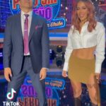 Adrián Uribe Instagram – Clases de baile con @anitta 🔥Hoy gran estreno de la tercera temporada @denochesinsueno 
 9/8 por @univision
