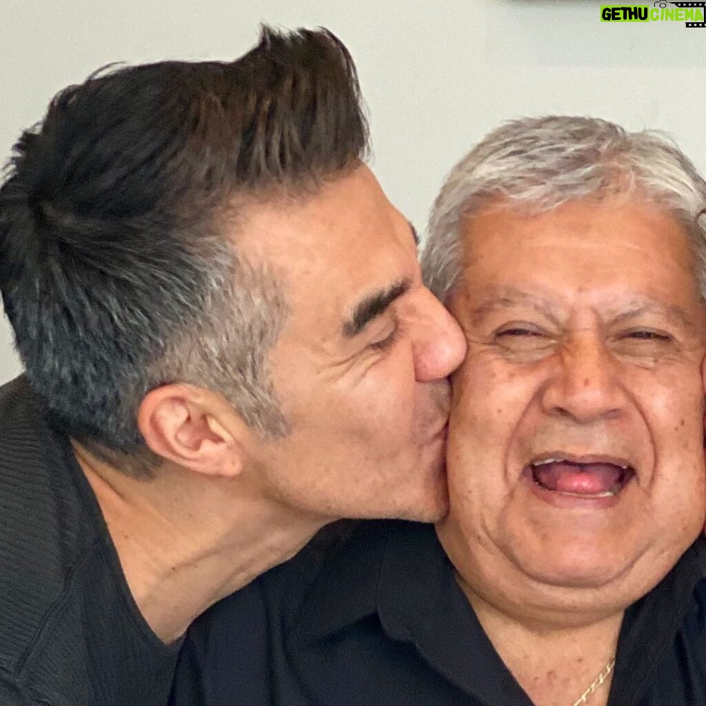 Adrián Uribe Instagram - Se te extraña papá!🖤 Si lo tienes contigo disfrútalo y bésalo mucho, porque después puede ser tarde. #FelizDiaDelPadre