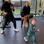 Adrián Uribe Instagram - Es domingo y el cuerpo lo sabe! 💃🕺🐶❤️