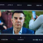 Adrián Uribe Instagram - Mañana se estrena “DIVINA SEÑAL” una película muy divertida que tuve el placer de hacer junto a mis queridos y talentosos @soymemovillegas y @la_serradilla además de un gran elenco. Con la dirección del máster @pitipolybarra No se la pueden perder solo por @primevideomx 🙏😃