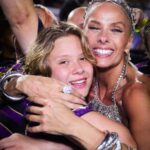 Adriane Galisteu Instagram - Mais um carnaval lindo ! Ano que vem é logo ali!!! Muito obrigada a toda equipe e a todos os parceiros , nosso time brilhou!! Agradeço aqui todo o amor e carinho que eu recebi no Rio foi incrível …. Eu amo demais ♥️💋 Camarote Allegria