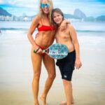 Adriane Galisteu Instagram – Batendo uma bolinha  na melhor companhia!  @vittoriogioficial e ainda um encontro incrível  com os atletas mirins da mangueira! @fairmontrio fotos – @agenciabrazilnews 
E aí vc acha que rolou samba depois? Fairmont Rio de Janeiro Copacabana