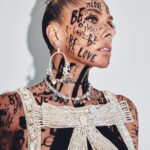Adriane Galisteu Instagram - Vale o escrito BE LOVE 🖤 #feitotatuagem #pandoratakesrio #carnavaldagalisteu #belove #trussnobailedocopa #bailedocopa @theofficialpandora @truss . Idealização e direção criativa e artística Sérgio Santoian @s_santoian e Louise Helène @louisehelene_