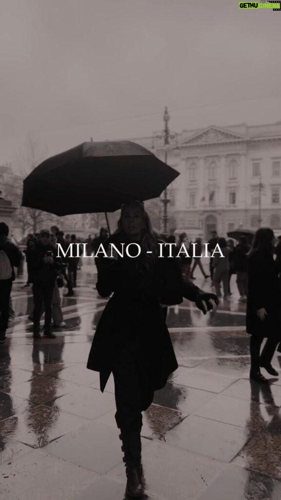 Adriane Galisteu Instagram - Um pouco de tudo… que eu amo! #moda #mfw #milao tá só começando! 🖤 Armani Hotel Milano