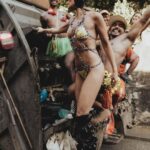 Adriane Galisteu Instagram - Santa Teresa do jeito que tem que ser! Eu amo! 💚💜💛🩵🤍🩷💙#carnavaldagalisteu #carnaval #santateresa Santa Teresa Hotel Rio - MGallery