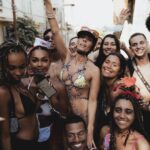 Adriane Galisteu Instagram - Santa Teresa do jeito que tem que ser! Eu amo! 💚💜💛🩵🤍🩷💙#carnavaldagalisteu #carnaval #santateresa Santa Teresa Hotel Rio - MGallery