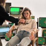 Afra Saraçoğlu Instagram - AFRA 💙 DENIM #backstage gelmesin mi yaa 💥👑 Son fotografla beraber cok yorulduk ama degdi bee dumpı oldu bu loveeee it cunku #ILoveMe e heraldeeee hemide her halimiiii 💁🏼‍♀️