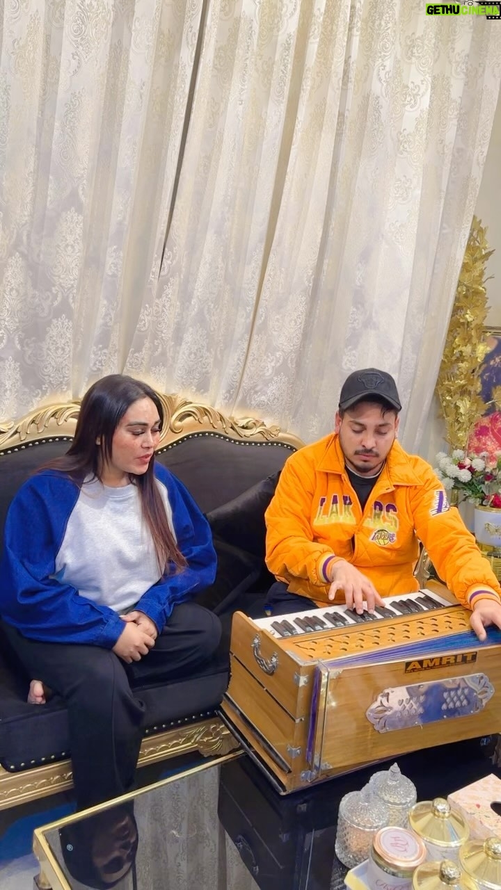 Afsana Khan Instagram - Zeharmohabbat X koi si ❤️🙏🧿 Harmonium by @nazam_official_ ❤️ Chandigarh, India