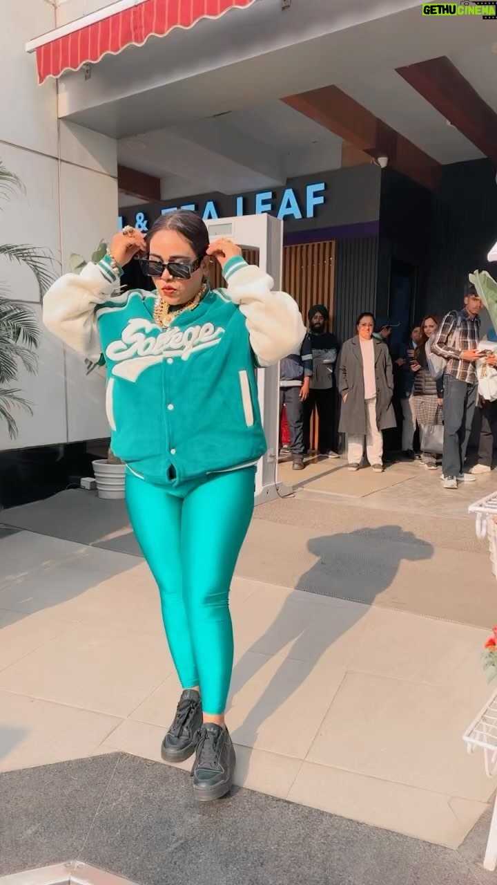 Afsana Khan Instagram - Koi si everywhere 🙏💫💚 Elante Mall Chandigarh