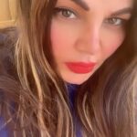 Afsana Khan Instagram - Thanks 🙏 Koi si @rakhisawant2511 @yuvikachaudhary ❤️🙏