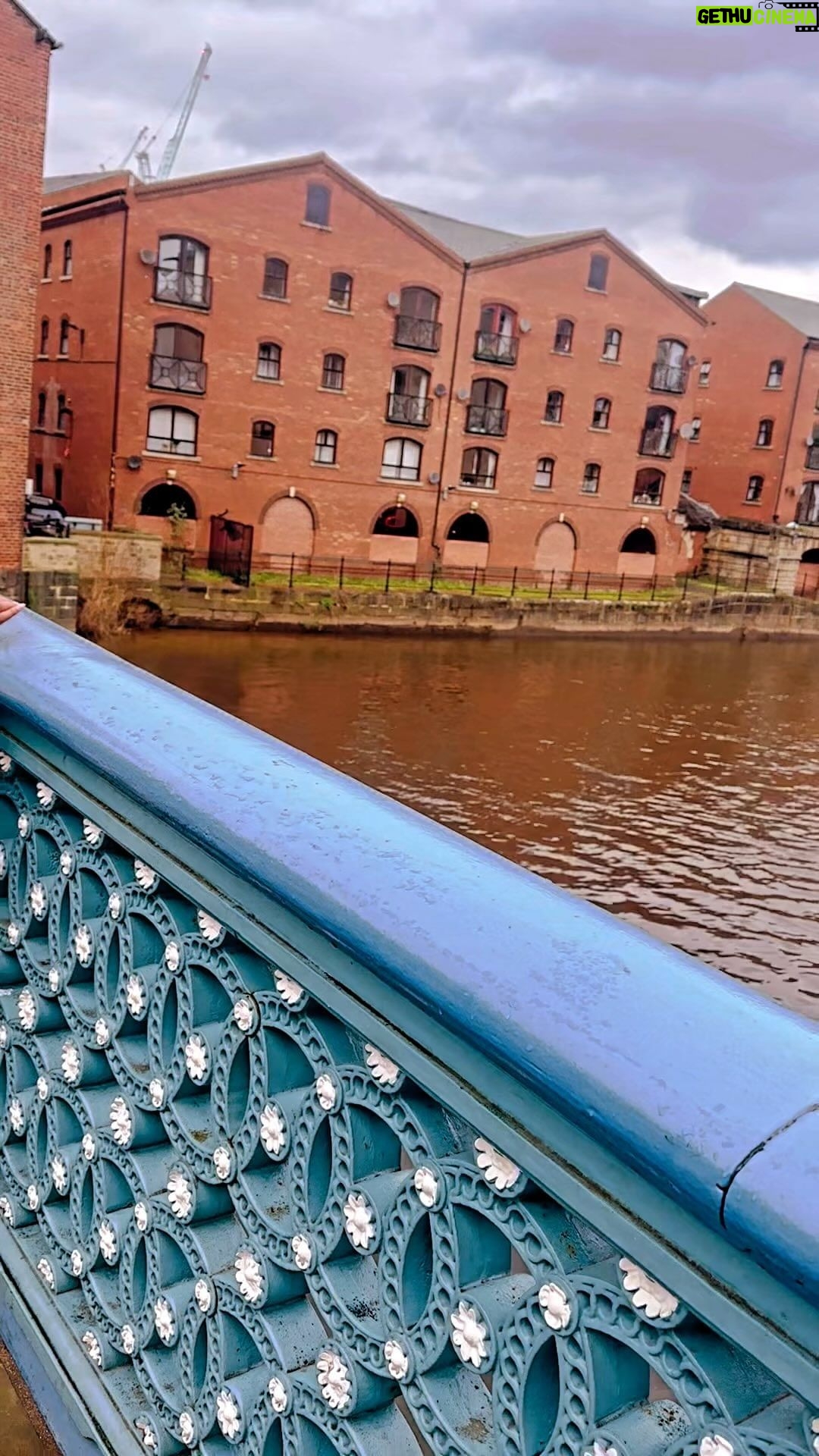 Afsana Khan Instagram - Koi si ❤️🙏🇬🇧 #leeds #uk #london Leeds, England, United Kingdom