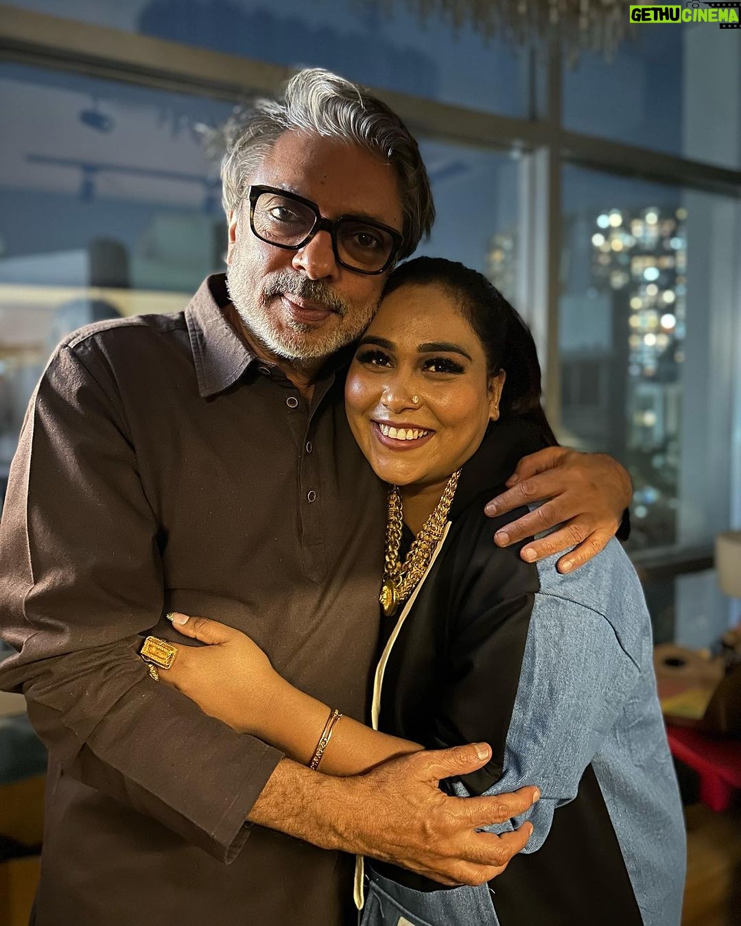 Afsana Khan Instagram - Congratulations for New Label Legend #sanjayleelabhansali sir π such a beautiful soul β€οΈ @bhansaliproductions #bhansalimusicproduction Coming soon Big Bang Blessed @itsafsanakhan π«π§Ώπβ€οΈ @shreyaspuranikofficial Mumbai, Maharashtra