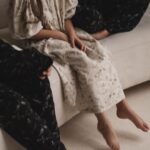 Agata Mutsenietse Instagram - С моей Агатой мы знакомы половину жизни) И Тимофейчика помню на руках ещё совсем крохой💫 Огромная радость, разделить с ребятами разговор по душам) Мир в котором мы живем,он какой? -Он веселый, красочный не смотря на серую погоду, наполнен горящими свечами, огонечками и вкусными круассанами , смехом, ванной с пеной🥐✨🕯️ Я очень люблю наш мир! По-моему в таком мире может жить каждый, ведь выбор - всегда за нами 🤍 И семья Агаты - самое точное тому подтверждение! Family Агата Муцениеце Photo @tanya_volkova MUAH: @yanabeautym Style @countrytextile @vikacountry Production @shumskih_an Москва • Moscow