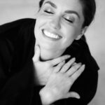 Agata Mutsenietse Instagram - День рождения - это вроде бы и праздник) наверное, больше всего мы ждем этот день в детстве, я помню как считала эти оставшиеся денечки, до моего особенного дня! Мия сейчас сменила меня и сидит считает. С возрастом, как-будто становится не так радостно, и не хочется устраивать каких-то фейерверков в свою честь, а хочется оказаться полезной! Вообще, с первым днем весны, как будто зарождается новая жизнь, ну по крайней мере хочется в это верить! Так вот, давайте мы с вами сегодня будем полезными, станем лучше, насколько можем! Каждый, кто хочет меня поздравить, перейдите по ссылочке в шапке профиля и переведите денежку в Фонд Хабенского! Кто, сколько хочет и может! И мне будет светло и радостно от этого! Это будет лучший подарок для меня, правда!!!!И как будто мы немножко поможем и сделаем этот мир светлее, и начнем новую Жизнь! @khabensky_fund