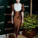 Agata Mutsenietse Instagram - Вчера был красивый вечер, я очень опоздала, но успела на десерт) но главное украшение любого вечера это конечно люди! 💕только посмотрите на эти красивые лица! Спасибо @vikulin_d ❤️ @diaghilevfest @yandex.afisha @mrgroup_rus @simplegroup_ru @technopark.ru @plus.dacha Photo📸 @ugolphoto Платье @rally.moscow