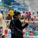 Agata Mutsenietse Instagram - Перезаливаю видео из магазина @happiness_moscow предыдущее заблокировала инста) видимо из-за музыки! Но, хочется все таки отметить, это наш любимый магазин 😀так как все игрушки ручной работы, нет одинаковых вообще! В каждой есть свое волшебство! Они как живые! В каждой есть душа! Хочу делится этим магазином еще и потому, что хозяйка просто все свое существо вкладывает в каждую деталь той или иной поделки! Я могу еще долго описывать какие они прекрасные, но лучше один раз увидеть! 1 этаж ЦДМ, принесет счастье деткам! 💗 спасибо вам @happiness_moscow