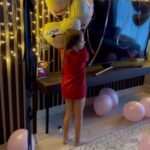 Agata Mutsenietse Instagram - Самое главное - чтоб принцесса улыбалась и эти воспоминания яркой вспышкой детства отпечатались в ее голове😘 спасибо @nastya_marzipan за то что на протяжении многолетнего сотрудничества каждый раз удивляет 😘 все пожелания по взмаху волшебного шарика сбываются!!!! Обожаю просто! Теперь в доме еще надолго будет ощущение праздника 💋💋💋