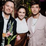 Agata Mutsenietse Instagram - Вчера был красивый вечер, я очень опоздала, но успела на десерт) но главное украшение любого вечера это конечно люди! 💕только посмотрите на эти красивые лица! Спасибо @vikulin_d ❤️ @diaghilevfest @yandex.afisha @mrgroup_rus @simplegroup_ru @technopark.ru @plus.dacha Photo📸 @ugolphoto Платье @rally.moscow