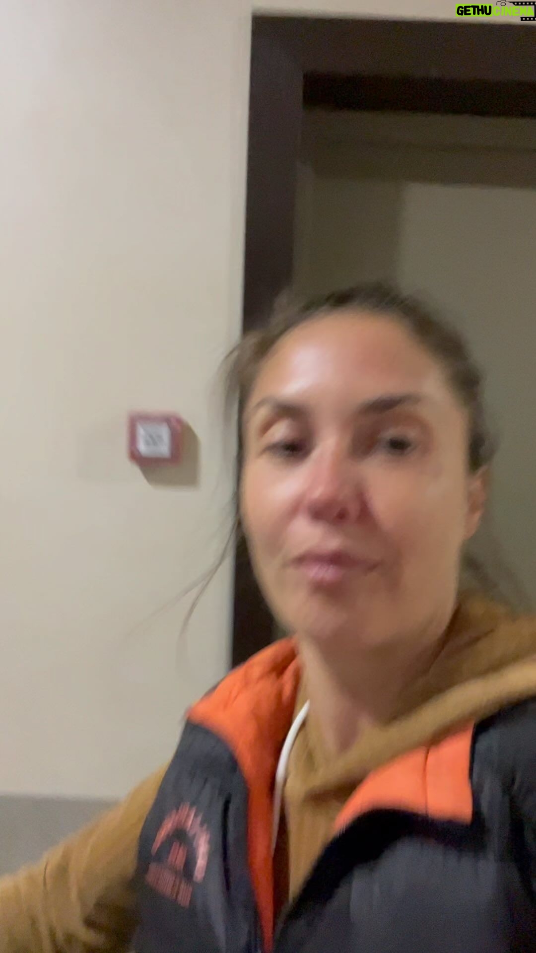 Agata Mutsenietse Instagram - Счастлив тот, кто рад идти на работу и рад возвращаться домой! 🩷 Нет ничего ценней, такой любви 🩷