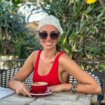 Agata Mutsenietse Instagram – Ну что! Делюсь первой частью фоточек с острова))) контента напилено очень много, но даже как-будто хочется оставить его себе) чисто на память! Год начался прекрасно, как реалити шоу😀У меня Было! 🩷Остров – не могу сказать чтоб прям покорил меня, кажется я все таки не до конца поняла этот вайб! Но я приобрела лучших людей и это наверное самое главное 🩷Когда люди знают, что они есть друг у друга, совсем не важно в какой точке планеты они находятся💋
Конечно отдельное место навсегда в моем сердце для @vladimir_perelman и @lesyanebo 🩷🩷🩷🩷🩷🩷