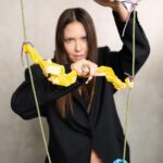 Agata Mutsenietse Instagram - Если вы не такой как все, значит вы особенный, значит вы отличаетесь от серой массы, значит вы можете менять то, что давно пора менять в этом мире, значит вы можете сами создавать и задавать новые тренды) вы - богемная рапсодия скрой массе 🥰 Команда Creative director / stylist: @brand.kurica Photography: @leonovich.ph Makeup: @aqua_marina_makeup Hair: @furybitch Nail’s style: @__onlynails__ Ass. nail’s style: @magical_nails_by_julia Decorator: @makeup.semenovaalex Clothes: @bazabrand.store @yanabesfamilnaya_official @sashagapanovich.shop