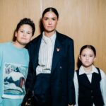 Agata Mutsenietse Instagram - Вчера, состоялась премьера фильма «Я-медведь», а уже с 1 Февраля, вы сможете посмотреть его вместе с детишками в кинотеатрах! Конечно, ваши дети после просмотра будут просить себе медвежонка, но это того стоит! Мои детки до сих пор ходят и вспоминают какие-то моменты из фильма! ❤️ обязательно сходите!!!!! Не пожалеете!!!! 🩷 Wearing: @lesyanebo.brand Love u @lesyanebo Muah: @kristinapapuk @papukbeauty