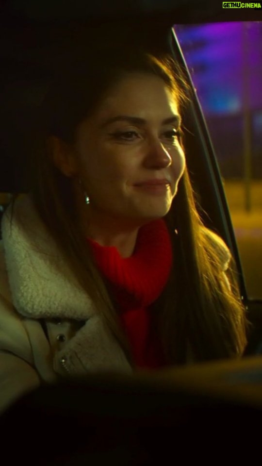 Agata Mutsenietse Instagram - Обновленный трейлер фильма «Я—Медведь» с новыми кадрами и новой датой выхода фильма. В кино с 1 февраля 2024 года! Семья Ковалевых переживает не лучшие времена. Папа Александр, в прошлом капитан местного хоккейного клуба «Тайга», так и не может восстановиться после серьезной травмы. Маме приходится справляться с вынужденной ролью главы семьи. Дочь Лиза в разгаре кризиса переходного возраста, а у младшего сына Жени нет друзей — ни во дворе, ни в школе. И когда он приносит в дом крошечного медвежонка, отбившегося на окраине города от медведицы, — их мир, кажется, вовсе начинает трещать по швам. Но возможно именно мишка — последний шанс Ковалевых сохранить семью. В ролях: Агата Муцениеце, Никита Кологривый, Дмитрий Калихов, Екатерина Борисова, Михаил Евланов, Ирина Безряднова, Ольга Тумайкина, Владимир Стержаков, Антон Новиченок, Михаил Евланов, Андрей Пынзару, и другие. #АгатаМуцениеце #AgataMuceniece #ямедведь