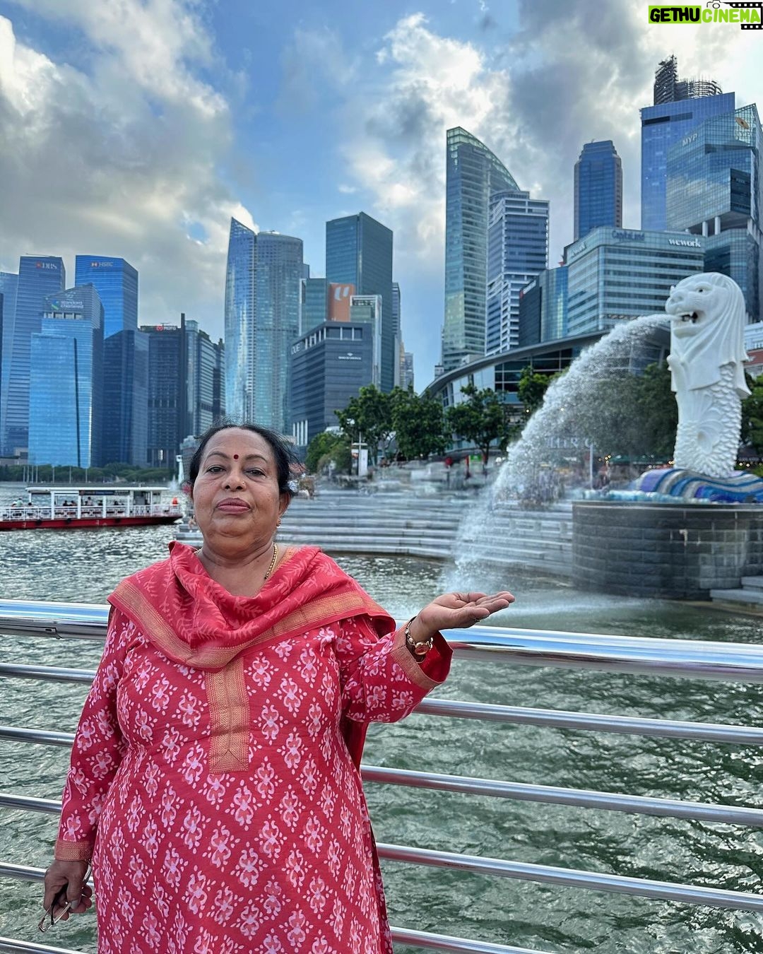 Ahana Kumar Instagram - Are you even in Singapore if you arenβt doing all of this ? ππ Documented this trip and Singapore Vlog is now up on the channel. I love it! Watch and let me know if you like it? π Merlion
