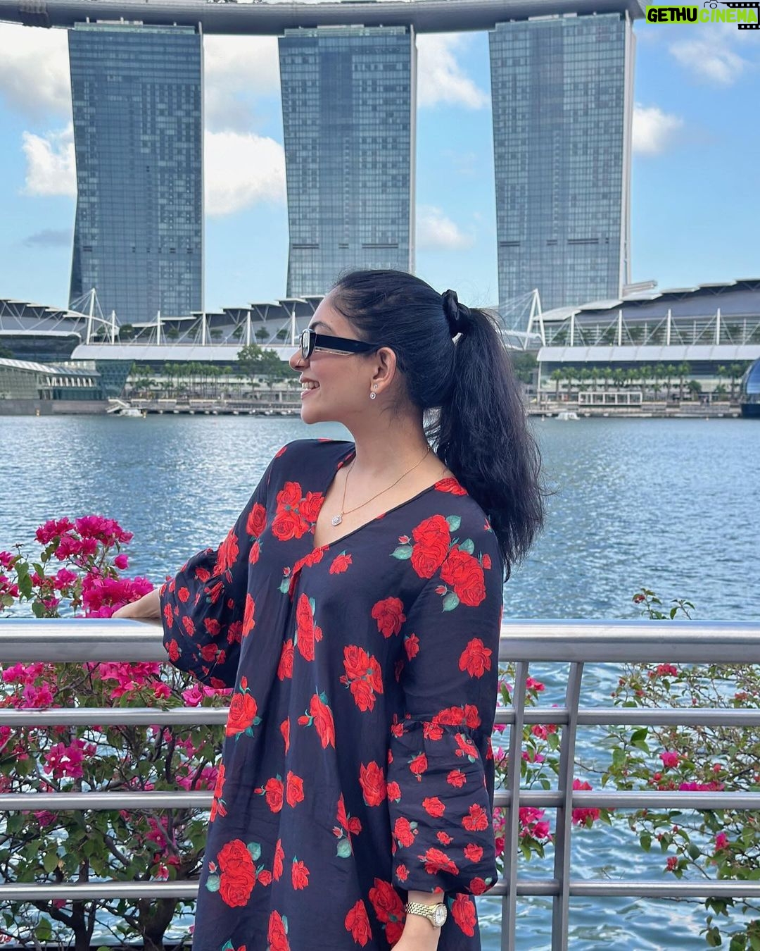 Ahana Kumar Instagram - Are you even in Singapore if you arenβt doing all of this ? ππ Documented this trip and Singapore Vlog is now up on the channel. I love it! Watch and let me know if you like it? π Merlion